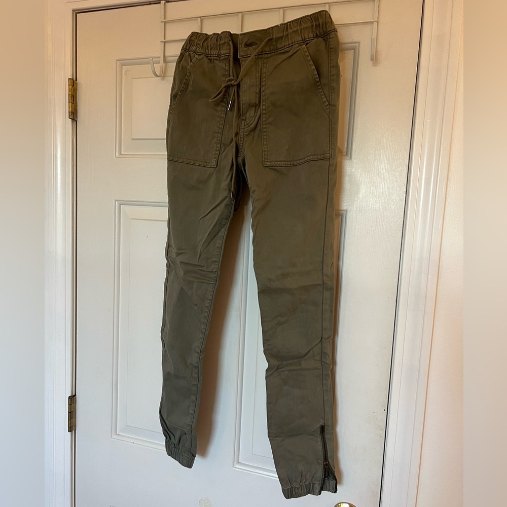 AE green pants